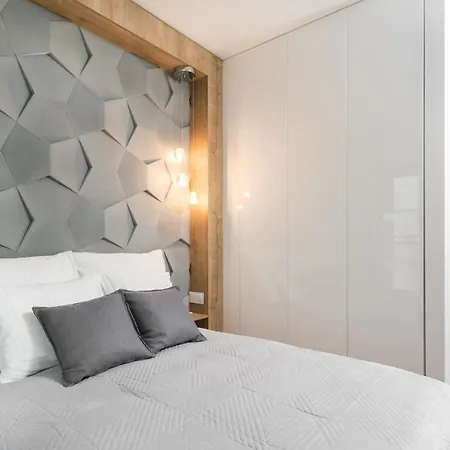 Urban Chic - Luxury At Mennica