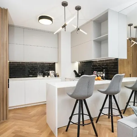 Urban Chic - Luxury At Mennica * Warszawa