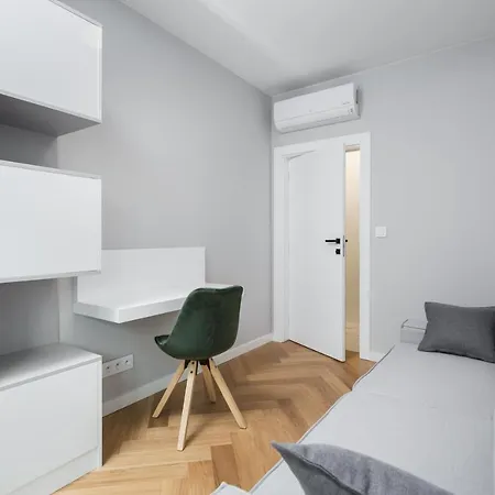Urban Chic - Luxury At Mennica Warszawa
