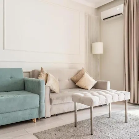 Urban Chic - Luxury At Mennica Varsovia