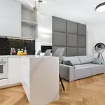 Urban Chic - Luxury At Mennica *