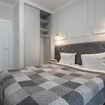 Urban Chic - Luxury At Mennica Lägenhet *