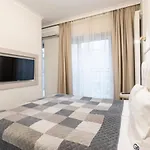 Urban Chic - Luxury At Mennica *