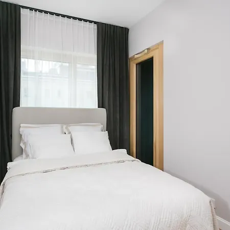 Golden - Mennica Apartment