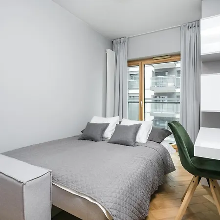 Urban Chic - Luxury At Mennica Warschau