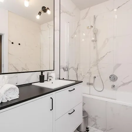 Urban Chic - Luxury At Mennica Warschau