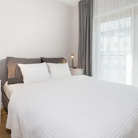 Urban Chic - Luxury At Mennica * Warschau