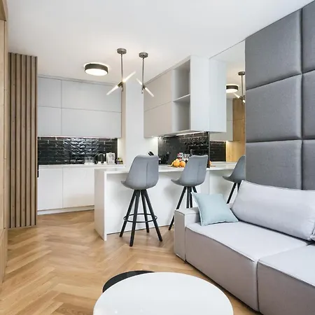 Urban Chic - Luxury At Mennica * Varšava