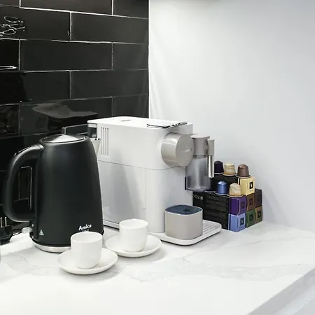 Urban Chic - Luxury At Mennica Apartment Warschau