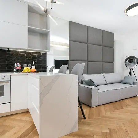 Urban Chic - Luxury At Mennica *