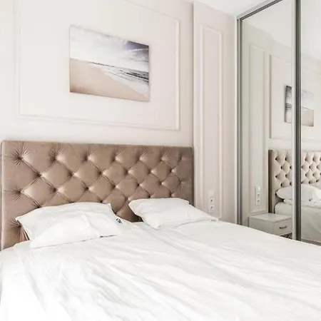 Golden - Mennica Apartmán Varšava