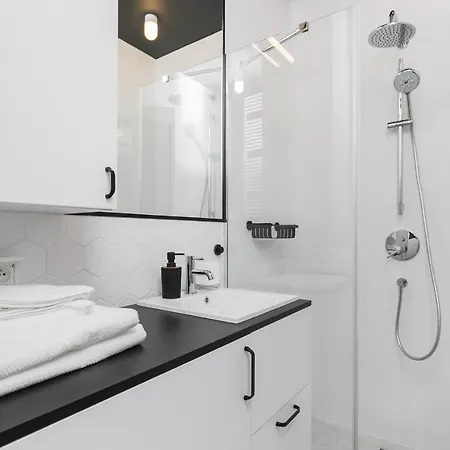 Urban Chic - Luxury At Mennica Varšava