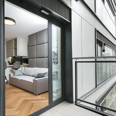Urban Chic - Luxury At Mennica * Varšava