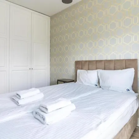 Apartment Golden - Mennica Warsaw