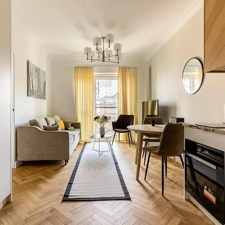 Urban Chic - Luxury At Mennica *