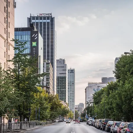 Urban Chic - Luxury At Mennica * Warschau