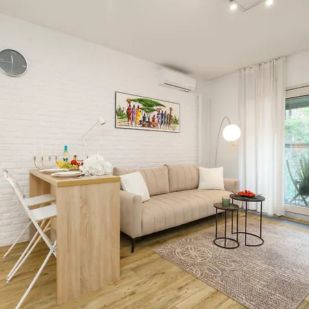 Urban Chic - Luxury At Mennica Appartement