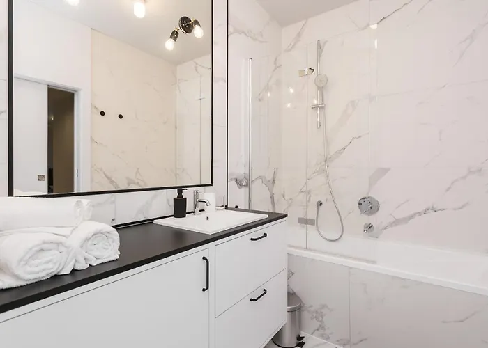 Urban Chic - Luxury At Mennica Varšava