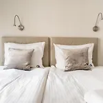 Urban Chic - Luxury At Mennica