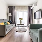Urban Chic - Luxury At Mennica דירה ורשה