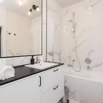 Urban Chic - Luxury At Mennica ורשה