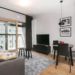 Urban Chic - Luxury At Mennica דירה ורשה