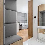 Urban Chic - Luxury At Mennica *