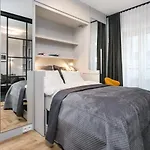 Urban Chic - Luxury At Mennica דירה ורשה