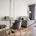 Urban Chic - Luxury At Mennica *