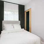 Urban Chic - Luxury At Mennica Apartmán