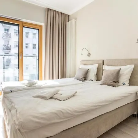 Urban Chic - Luxury At Mennica Daire *